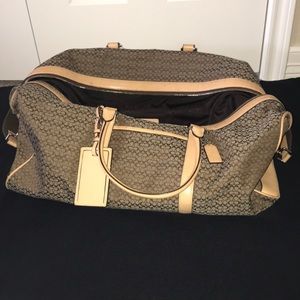 Coach Duffle Bag with all straps! Like New!